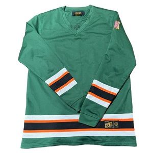 10 Deep 95 Mesh Hockey Jersey in Green size Medium.